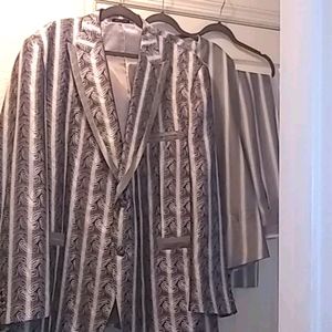 IL Canto Men's  3-pc Suit